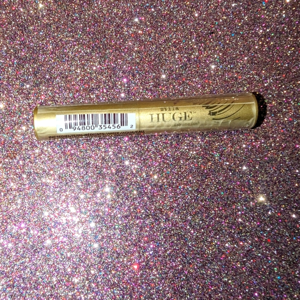 Stila Huge Extreme Lash Volumizing Mascara
